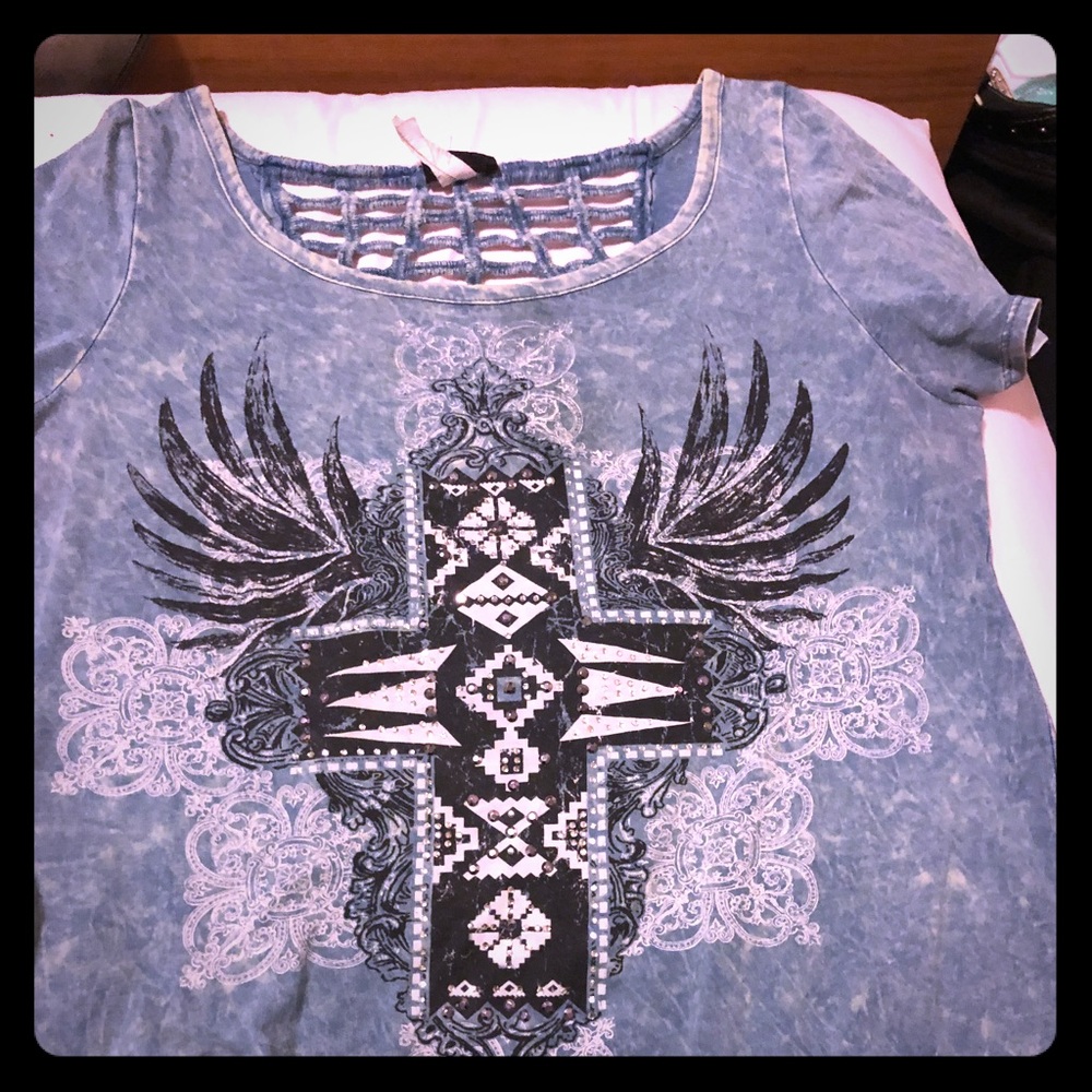Buckle shirt.